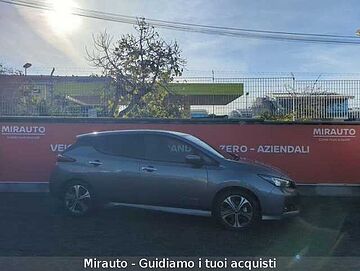 Nissan Leaf N-Connecta 40 kWh Grigio scuro