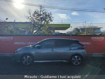 Nissan Leaf N-Connecta 40 kWh Grigio scuro