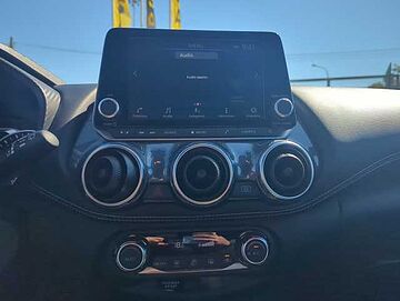 Nissan Juke 1.6 HEV N-Connecta Auto Bordeaux