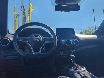 Nissan Juke 1.6 HEV N-Connecta Auto Bordeaux