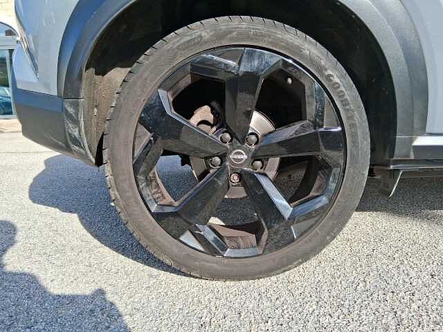 Nissan Juke 1.0 DIG-T 114 CV DCT Kiiro