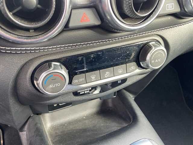 Nissan Juke 1.6 HEV N-Connecta Auto