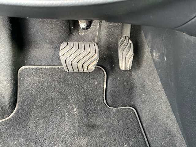 Nissan Juke 1.6 HEV N-Connecta Auto