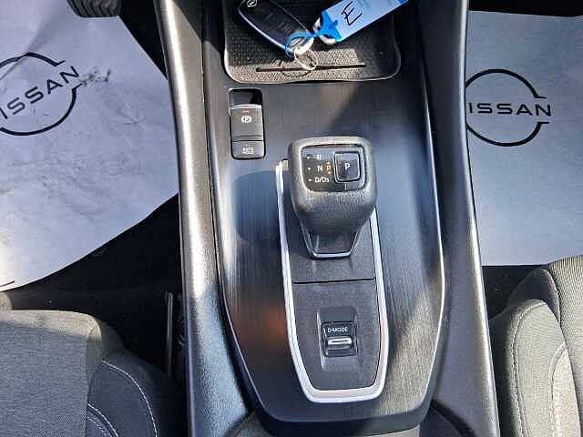 Nissan Qashqai 1.3 MHEV 158 N-Connecta Xtronic-TETTO PANORAMICO