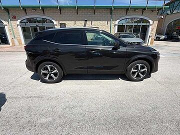 Nissan Qashqai 1.3 MHEV 140 N-Connecta Nero