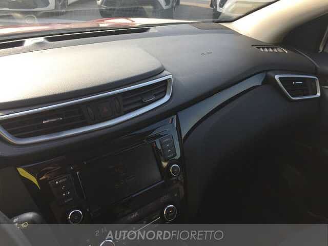 Nissan Qashqai 1.3 dig-t acenta premium 140cv