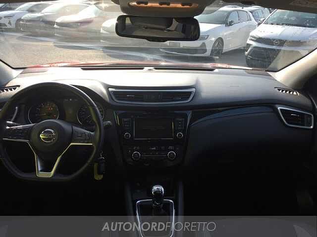 Nissan Qashqai 1.3 dig-t acenta premium 140cv