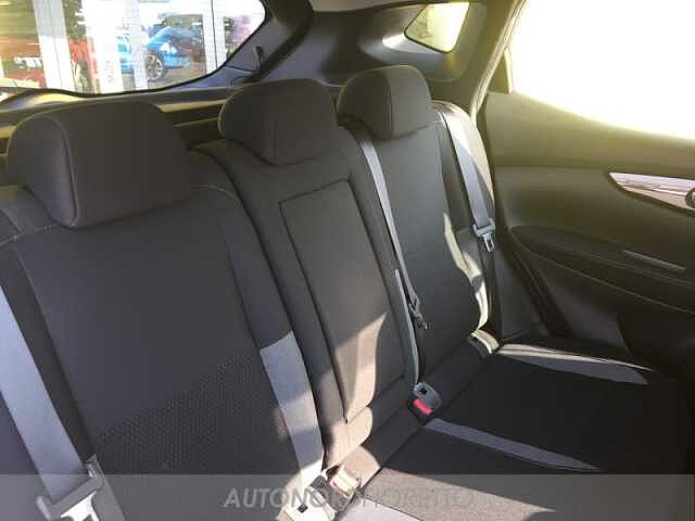 Nissan Qashqai 1.3 dig-t acenta premium 140cv