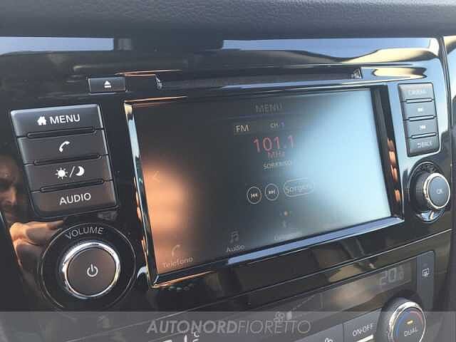 Nissan Qashqai 1.3 dig-t acenta premium 140cv