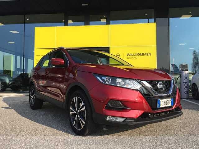 Nissan Qashqai 1.3 dig-t acenta premium 140cv