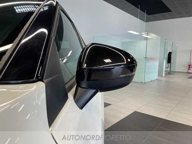 Nissan Juke 1.0 dig-t n-connecta 114cv dct