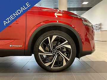 Nissan Qashqai 1.5 e-power tekna+ 2wd Fuji sunset red/black metallic