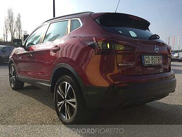 Nissan Qashqai 1.3 dig-t acenta premium 140cv ROSSO