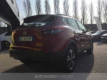 Nissan Qashqai 1.3 dig-t acenta premium 140cv ROSSO