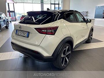 Nissan Juke 1.0 dig-t n-connecta 114cv dct White pearl/black metallic