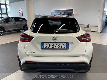 Nissan Juke 1.0 dig-t n-connecta 114cv dct White pearl/black metallic