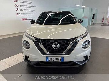 Nissan Juke 1.0 dig-t n-connecta 114cv dct White pearl/black metallic