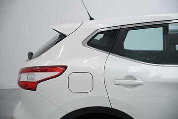 Nissan Qashqai Qashqai 1.5 dci Business 110cv E6 white