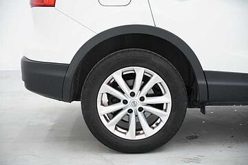 Nissan Qashqai Qashqai 1.5 dci Business 110cv E6 white