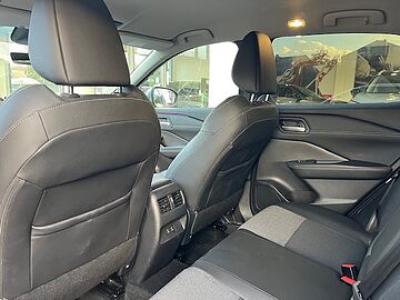 Nissan Qashqai 3ª serie MHEV 158 CV Xtronic N-Connecta ARGENTO