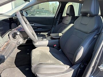 Nissan Ariya 87 kWh Evolve DARK METAL GREY