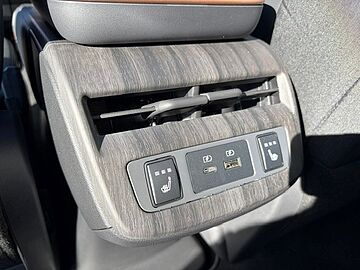 Nissan Ariya 87 kWh Evolve DARK METAL GREY