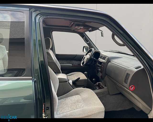 Nissan Patrol GR II 1998 Patrol GR SW 3.0 td-di Luxury FL
