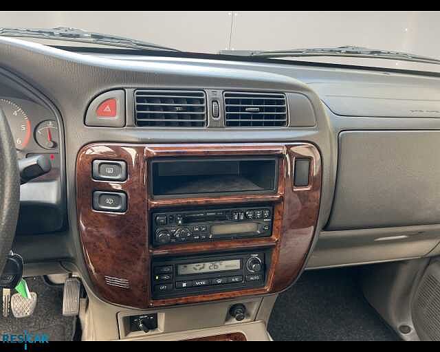 Nissan Patrol GR II 1998 Patrol GR SW 3.0 td-di Luxury FL